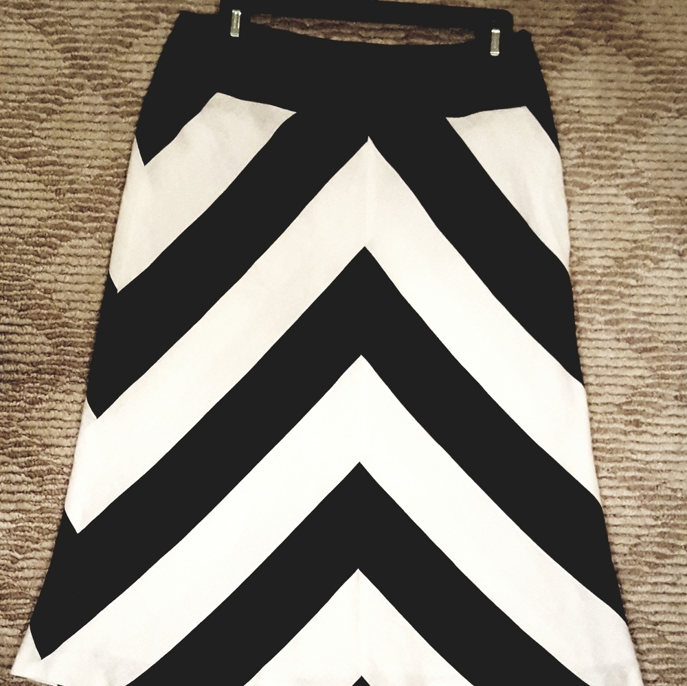 🔹3/$15🔹 Chevron A Line pencil skirt